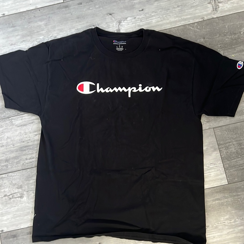 Champion t-shirt Size: Large